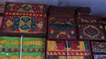 Selain Sarung, Yuk Belanja Tenun Lombok di Sembalun