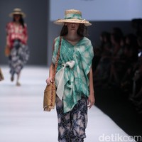 Koleksi terbaru dari brand Purana for Blibli.com di Jakarta Fashion Week 2017. Senayan City. Jakarta. [Foto: Mohammad Abduh/Wolipop]