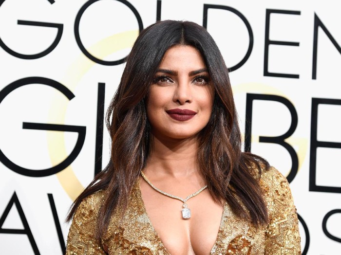 Priyanka Chopra Ungkap Cara Buat Scrub Sendiri Yang Patut Dicoba