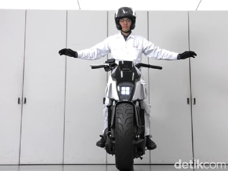 Motor Honda Ini Bisa Mengikuti Anda Seperti Anak Kucing