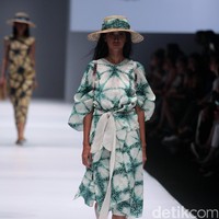 Koleksi terbaru dari brand Purana for Blibli.com di Jakarta Fashion Week 2017. Senayan City. Jakarta. [Foto: Mohammad Abduh/Wolipop]