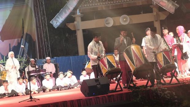 jokowi takbiran di Padang