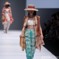 Koleksi terbaru dari brand Purana for Blibli.com di Jakarta Fashion Week 2017. Senayan City. Jakarta. [Foto: Mohammad Abduh/Wolipop]