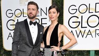 Pasangan ini memang selalu tampil menawan di setiap kesempatan, Justin Timeberlake dan Jessica Biel serasi dengan busana berwarna hitam. Frazer Harrison/Getty Images/detikFoto.