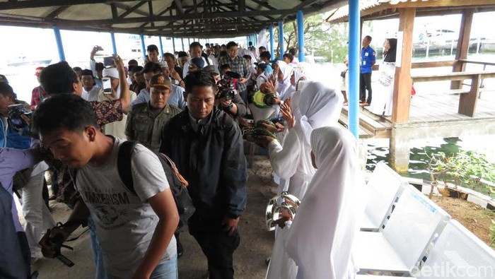 Polisi Tablig Akbar Di Kepulauan Seribu Dibubarkan Pendukung Cagub