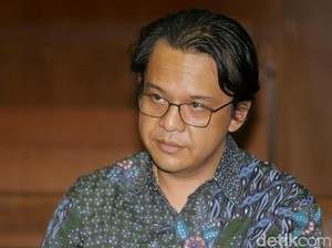 MA Tolak PK Advokat Penyuap Panitera Pengganti PN Jakpus SGD 28 Ribu