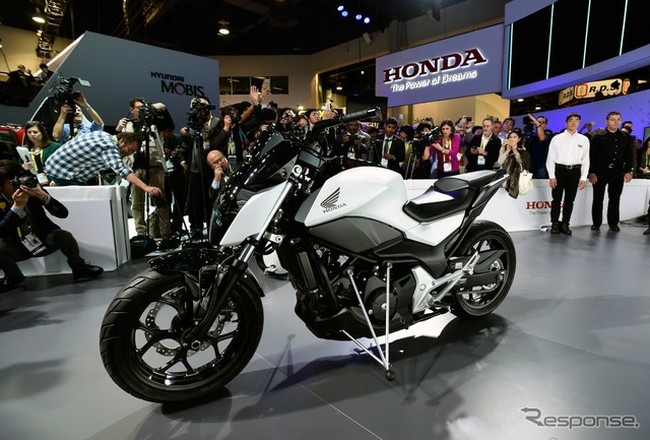 Adu Motor Robot Honda vs Yamaha