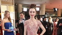 Lily saat menghadiri acara Golden Globe di Hotel Beverly Hilton, California pada Minggu (8/1/2017) waktu setempat. Jonathan Leibson/Getty Images for FIJI Water/detikFoto.