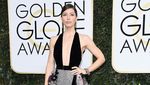 Sexy in Black!Para Selebriti Cantik di Golden Globe 2017