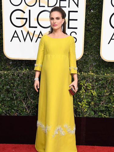 Cara Natalie Portman Atasi Jerawat yang Tumbuh di Usia Dewasa