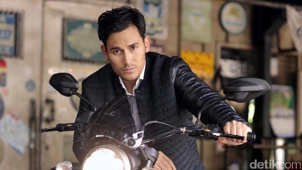 Yuk, Ikuti Serunya Pemotretan Arifin Putra untuk Celeb of the Month detikHOT!