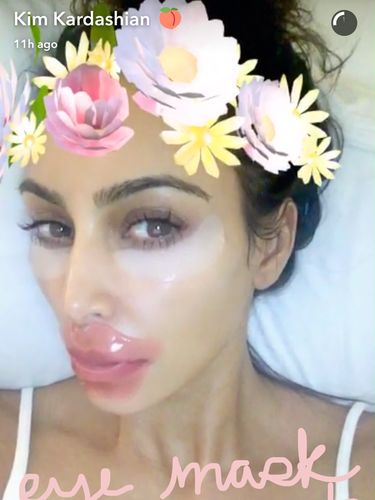 Persiapan Golden Globes, Emma Stone Gunakan Masker Bibir Dari Korea