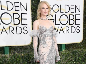 7 Selebriti dengan Penampilan Terburuk di Golden Globes 2017