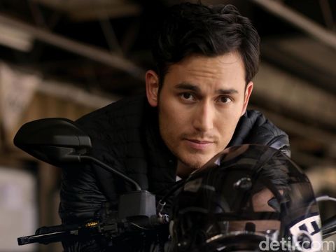 Cerita Arifin Putra Kembali Berlaga di Halfworlds Season 2 