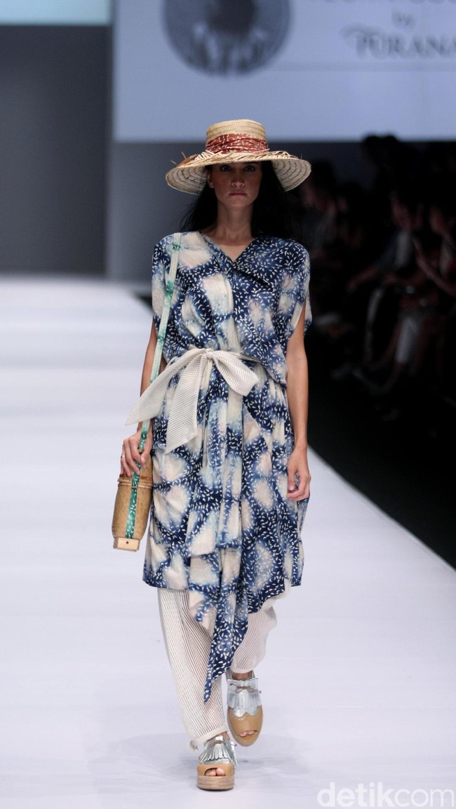 Koleksi terbaru dari brand Purana for Blibli.com di Jakarta Fashion Week 2017. Senayan City. Jakarta. [Foto: Mohammad Abduh/Wolipop]