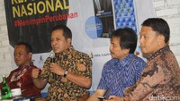 Wakil Ketua Umum Partai Gerindra Ferry Juliantono juga memberikan pendapatnya dalam diskusi tersebut.
