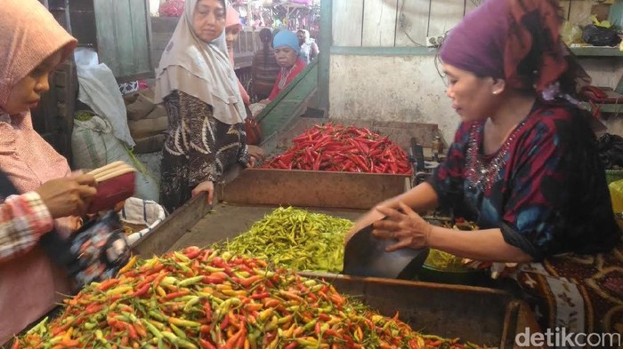 Harga Cabai Rawit Merah di Surabaya Masih Tinggi