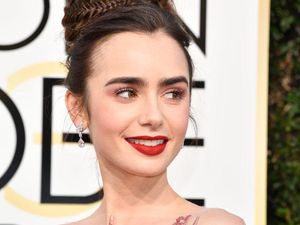 Lily Collins Jadi Korban Pencurian, Cincin Kawinnya Hilang Saat Spa