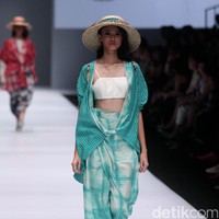 Koleksi terbaru dari brand Purana for Blibli.com di Jakarta Fashion Week 2017. Senayan City. Jakarta. [Foto: Mohammad Abduh/Wolipop]