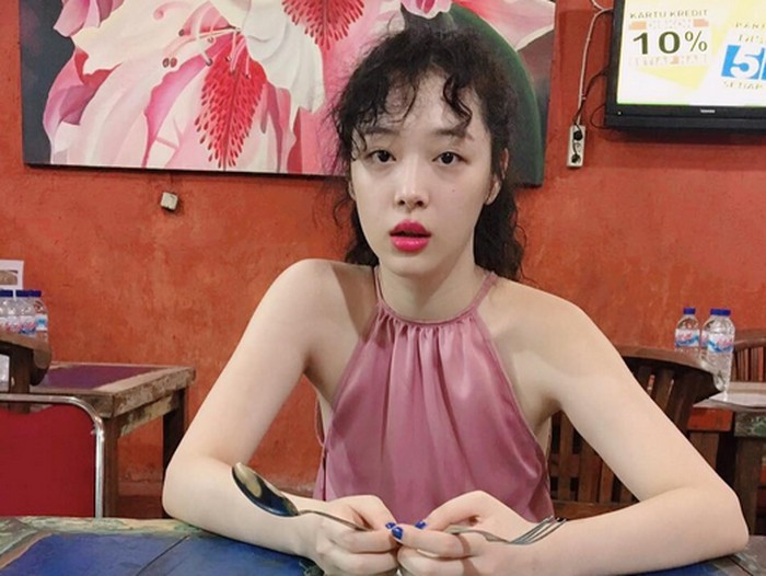 Sulli Dikabarkan Jadi Cover Majalah  Playboy Korea 