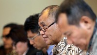 Agus pun menyebut tunggakan penyelidikan dan penyidikan sejumlah kasus itu karena ada beberapa hambatan yang dihadapi. Hambatan pertama yaitu ada beberapa kasus korupsi yang perhitungan nominal kerugian negaranya belum mencapai tahap finalisasi.