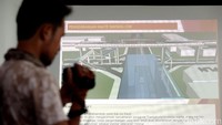 Transjakarta memproyeksikan jalan layang untuk jalur khusus Transjakarta koridor 13 ruas Tendean-Ciledug akan siap beroperasi pada Juni 2017 mendatang.