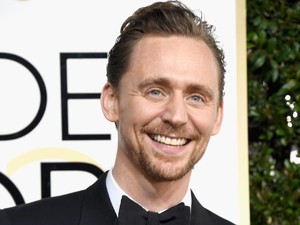 Tom Hiddleston Kesal Ditanyai Soal Taylor Swift