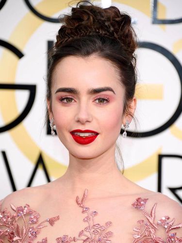 Cantiknya Lily Collins Tampil dengan Tren Makeup 2017 