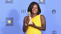 Penampilan simple Viola Davis yang berhasil membawa pulang piala berkat penampilannya di film Fences. Kevin Winter/Getty Images/detikFoto.