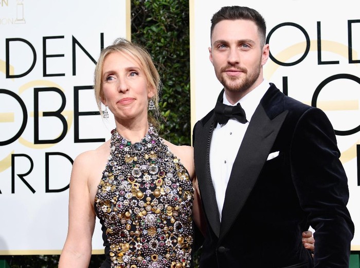 Aaron Taylor Johnson Terima Piala Pertama Golden Globe 2017