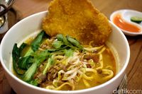 Djempolan: Nyam! Enaknya Makan Nasi Pitik Londo yang Gurih
