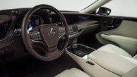 Dynamics Integrated Management technology, yang merupakan generasi teknologi terbaru juga diusung pada LS anyar ini, untuk mengatur subsistem kendaraan seperti rem, kemudi, powertrain, dan suspensi.