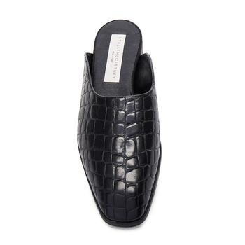 5 Selop Stylish Seperti yang Dipakai Jokowi Hingga Gigi Hadid