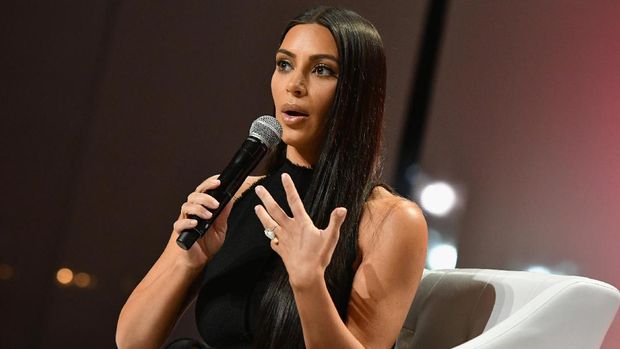 Perawatan Miss V Selebriti Hollywood, Diuapi Hingga Dihias Swarovski