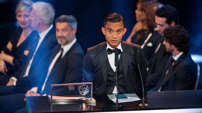 ZURICH, SWITZERLAND - JANUARY 09: The FIFA Puskas Award 2016 winner Mohd Faiz Subri of Malaysia and Penang FA delivers a speech during The Best FIFA Football Awards 2016 on January 9, 2017 in Zurich, Switzerland. (Photo by Philipp Schmidli/Getty Images)