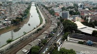 Ditetapkannya Peraturan Darerah tentang Rencana Tata Ruang Wilayah (RTRW) DKI Jakarta tahun 2010-2030, sesungguhnya sudah harus ditetapkan pula pembenahan permukiman penduduk, khususnya permukiman kumuh dan padat di Jakarta.