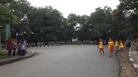 Jakabaring Sport City boleh dibilang tak pernah diam, karena selalu saja ada aktivitas olahraga. Misalnya dari anak-anak Sekolah Sepak Bola (SSB) ini.