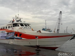 Liburan Shio Kambing, Wisata Bahari Naik Kapal