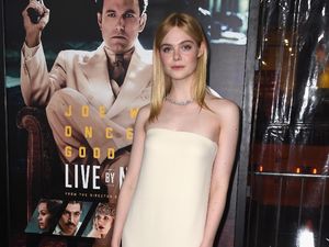 Angelic Look! Elle Fanning  Bikin Jatuh Hati