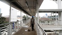 Yusmada mengatakan eskalator tersebut untuk memberikan kemudahan kepada pengguna TransJ di koridor 13 naik ke atas halte. Sepasang eskalator tersebut dapat menjadi pilihan pengguna TransJ.