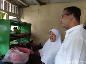 Sapa Pedagang Gado-gado dan Pecel, Anies Janji Beri Pendampingan