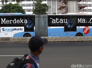 TransJ Keluarkan Asap di Dekat Halte Benhil, Penumpang Dipindahkan