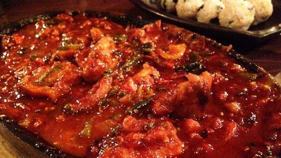 Di Sini Ada Ayam Bumbu Korea yang Pedas Mantap!