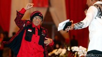 Gerakannya pun lincah hingga menyulitkan satgas yang bertugas untuk menyetopnya.