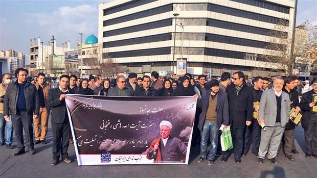 Eks Presiden Rafsanjani Dimakamkan, Warga Iran Penuhi Jalanan