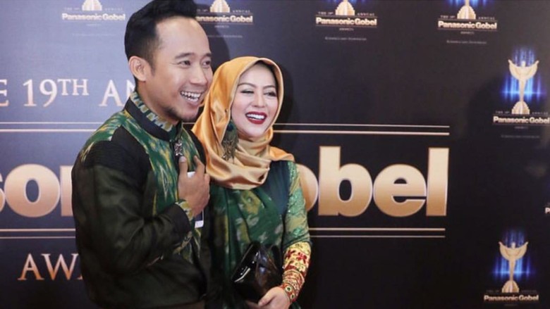 Jawaban Kocak Istri, Saat Denny Cagur Izin Menikah Lagi/ Foto: Dok. Instagram @shantydenny Jawaban Kocak Istri, Saat Denny Cagur Izin Menikah Lagi/ Foto: Dok. Instagram @shantydenny