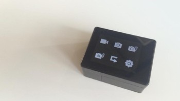 G-sensor berguna ketika Liveman C1 dipakai berolah raga ekstrim, sehingga penggunanya tak perlu menekan tombol shutter untuk memulai perekaman. Foto: istimewa/ifanr