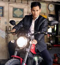 Yuk, Ikuti Serunya Pemotretan Arifin Putra untuk Celeb of the Month detikHOT!
