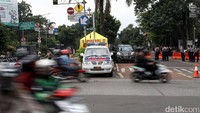 Karena berlangsungnya sidang penistaan agama Basuki Tjahaja Purnama, jalan RM Harsono ditutup untuk sementara waktu.