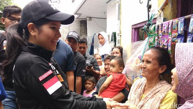 Aksi Istri Agus, Anies dan Djarot Kampanye Sapa Warga Jakarta